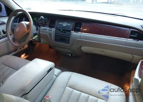 2004 Lincoln Town Car Signature from USA, damaged, VIN 1LNHM81W34Y679984